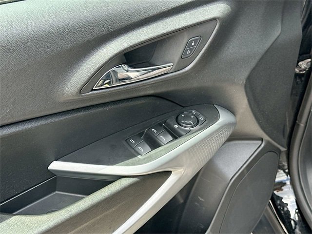 Used 2024 Chevrolet Trax LS w/ LS Convenience Package image 16