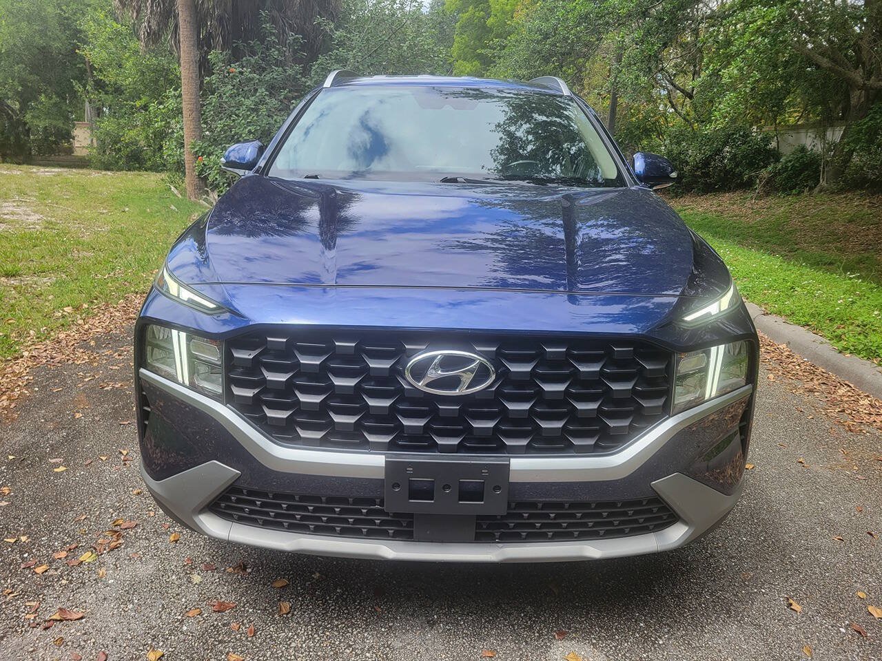 Used 2023 Hyundai Santa Fe SEL FWD image 2