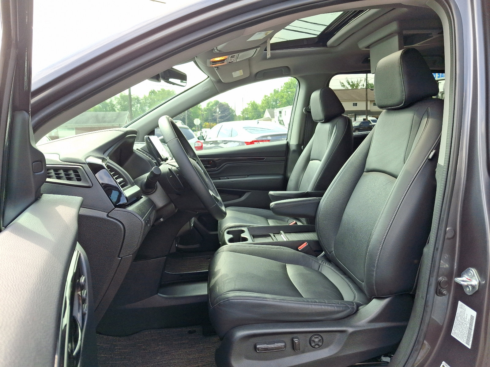 Used 2023 Honda Odyssey Touring image 14