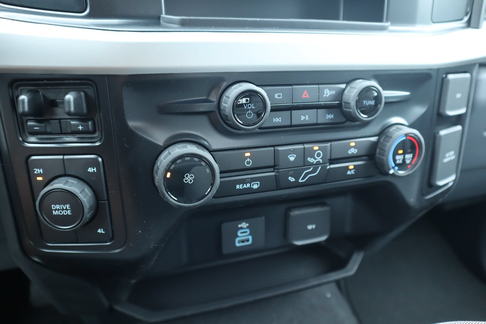 New 2026 Ford F350 XL w/ STX Appearance Package AWD/4WD image 7