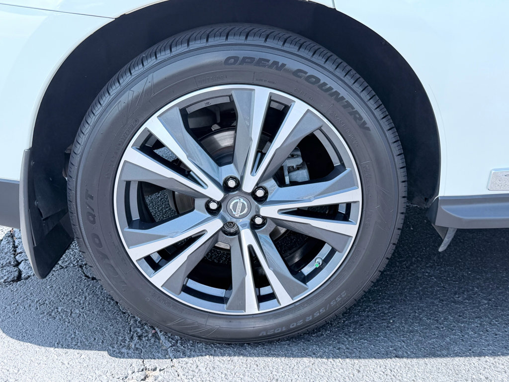 Used 2018 Nissan Pathfinder Platinum FWD image 39