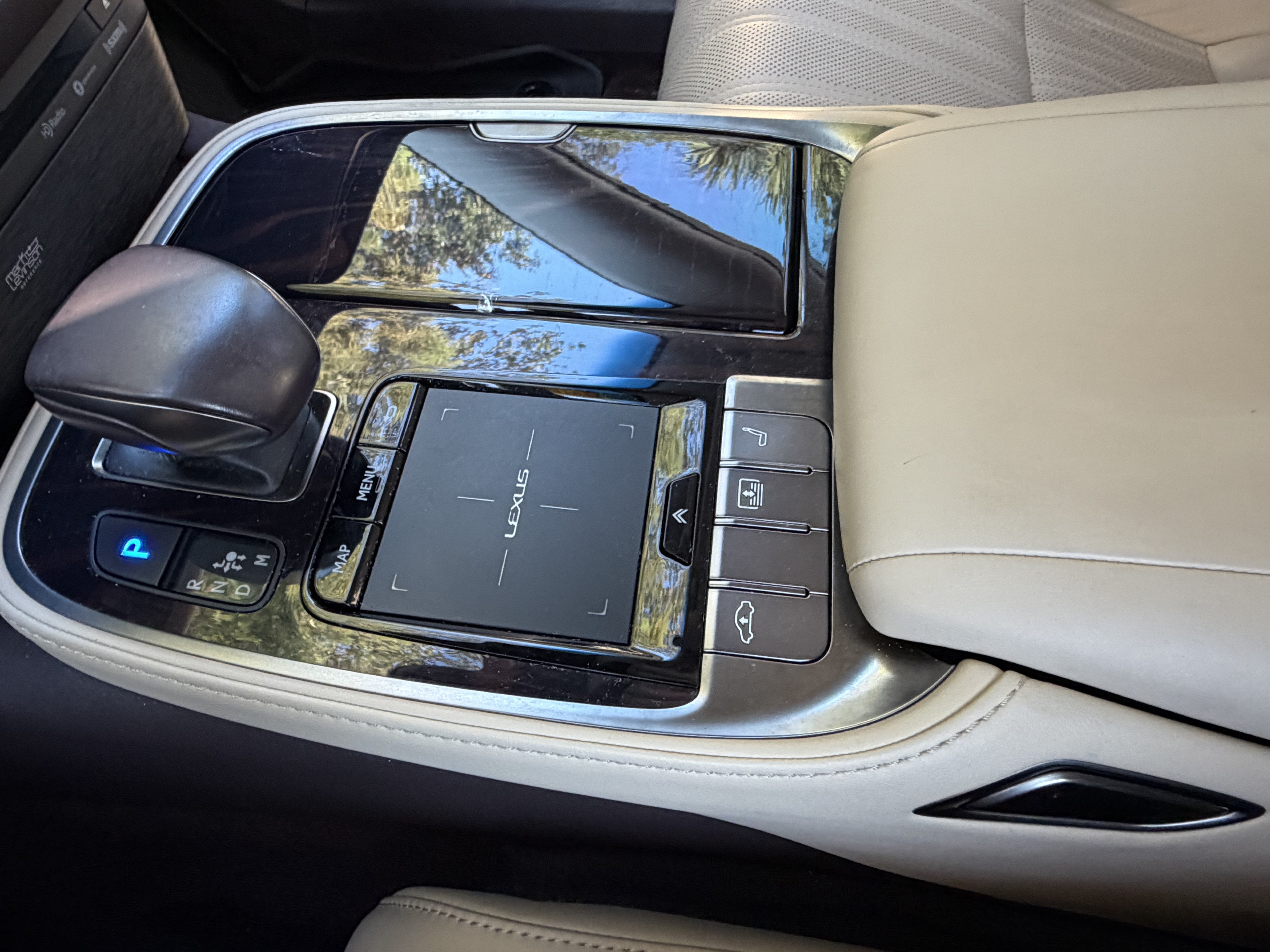 Used 2019 Lexus LS 500 w/ Interior Upgrade Package RWD image 28