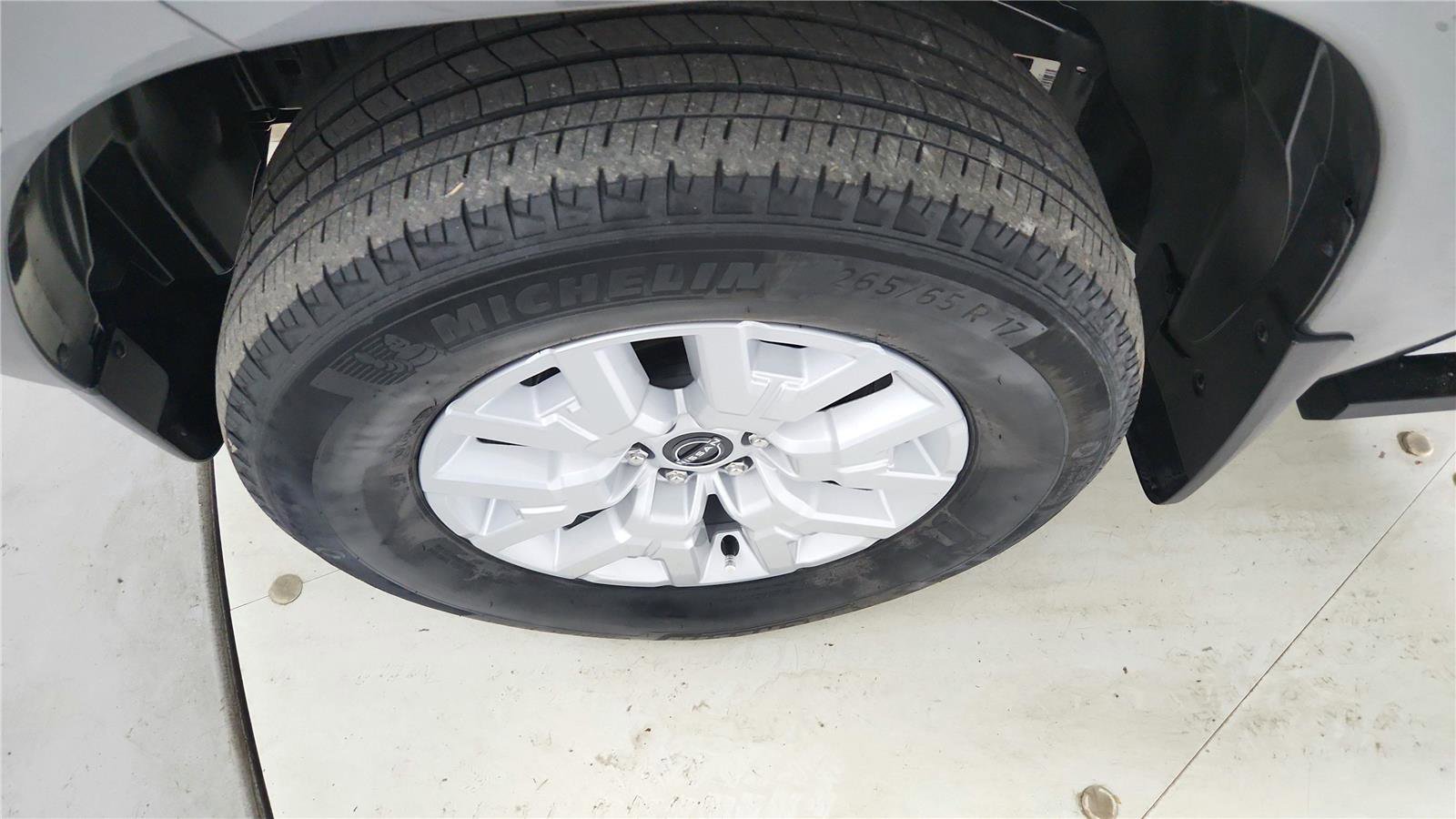 Used 2022 Nissan Frontier SV w/ Technology Package image 16