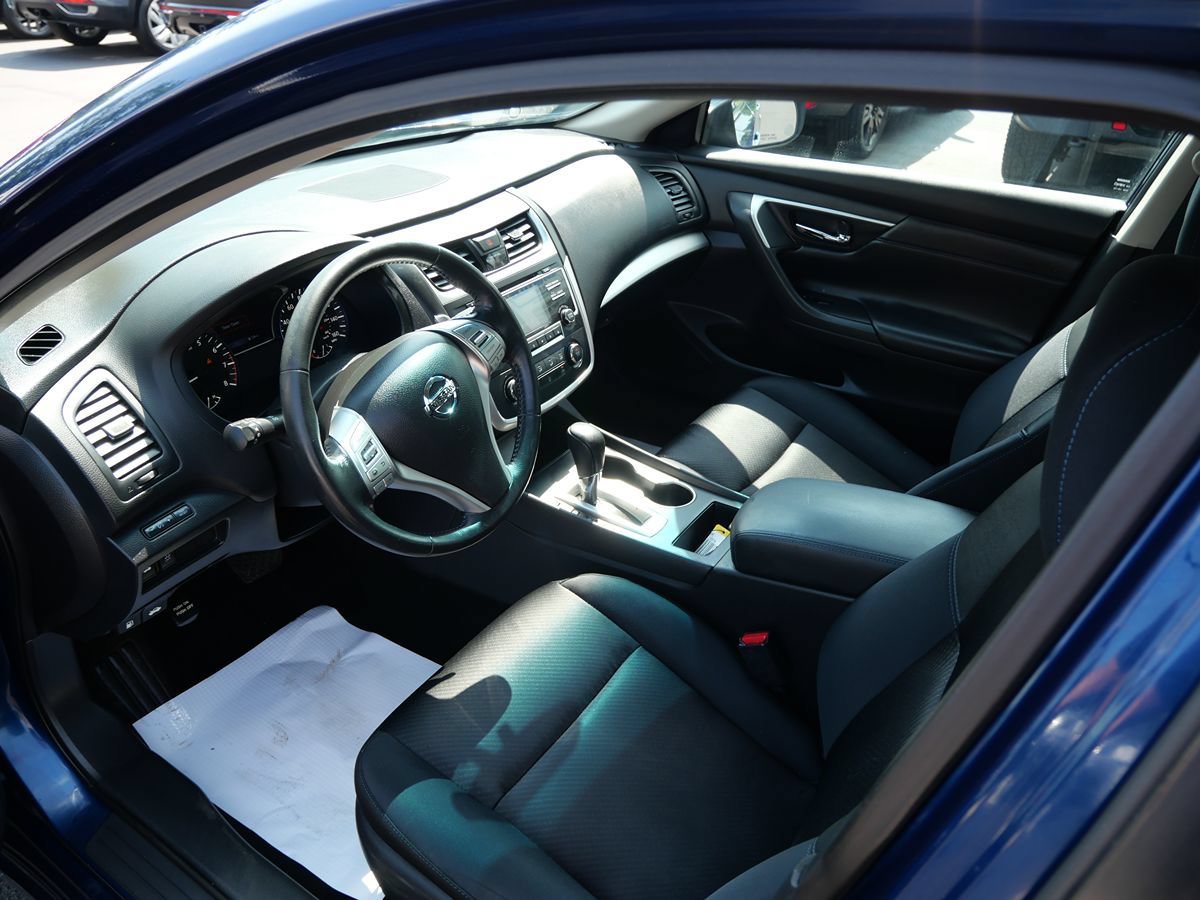 Used 2017 Nissan Altima 2.5 SR FWD image 9