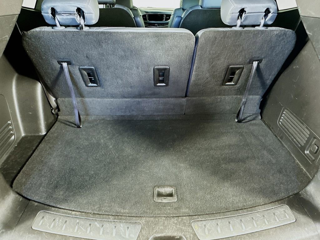 Used 2022 Buick Enclave Essence image 33