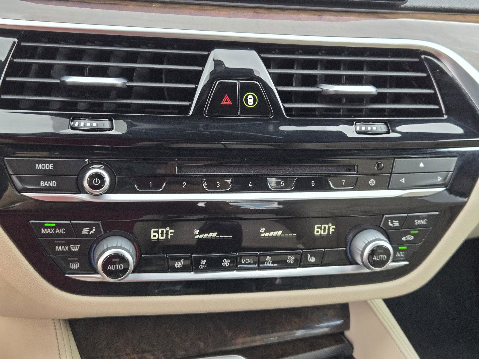 Used 2019 BMW 530i 530i Sedan RWD w/ M Sport Package image 13