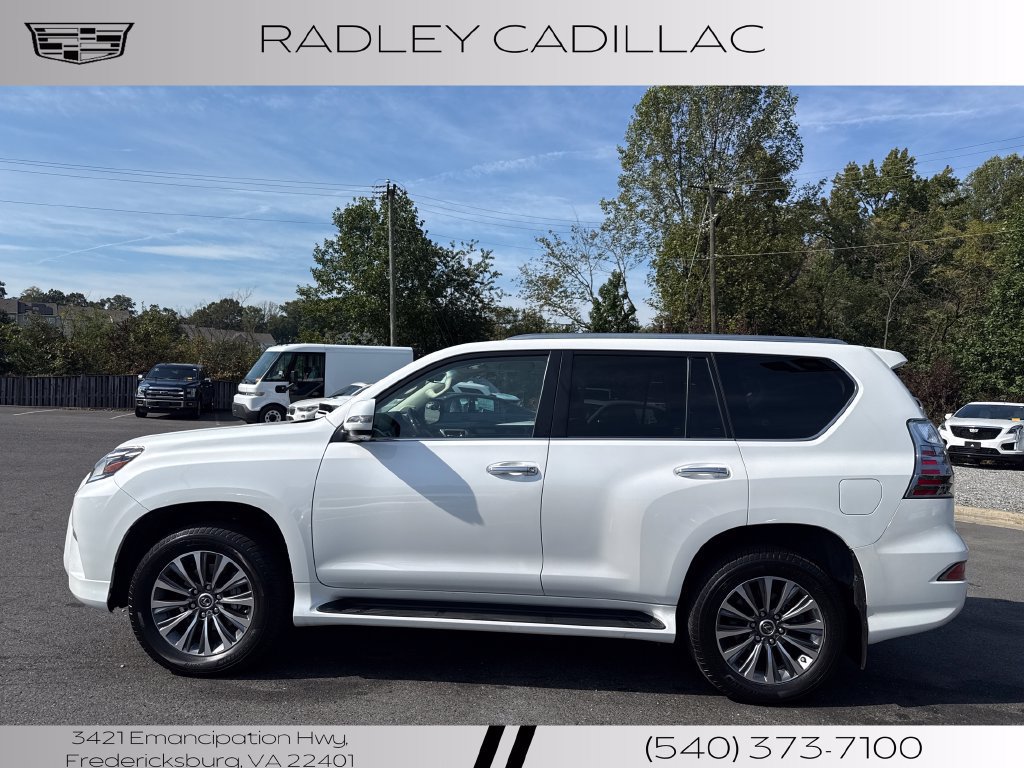 Used 2021 Lexus GX 460 Luxury w/ Accessory Package AWD/4WD image 17