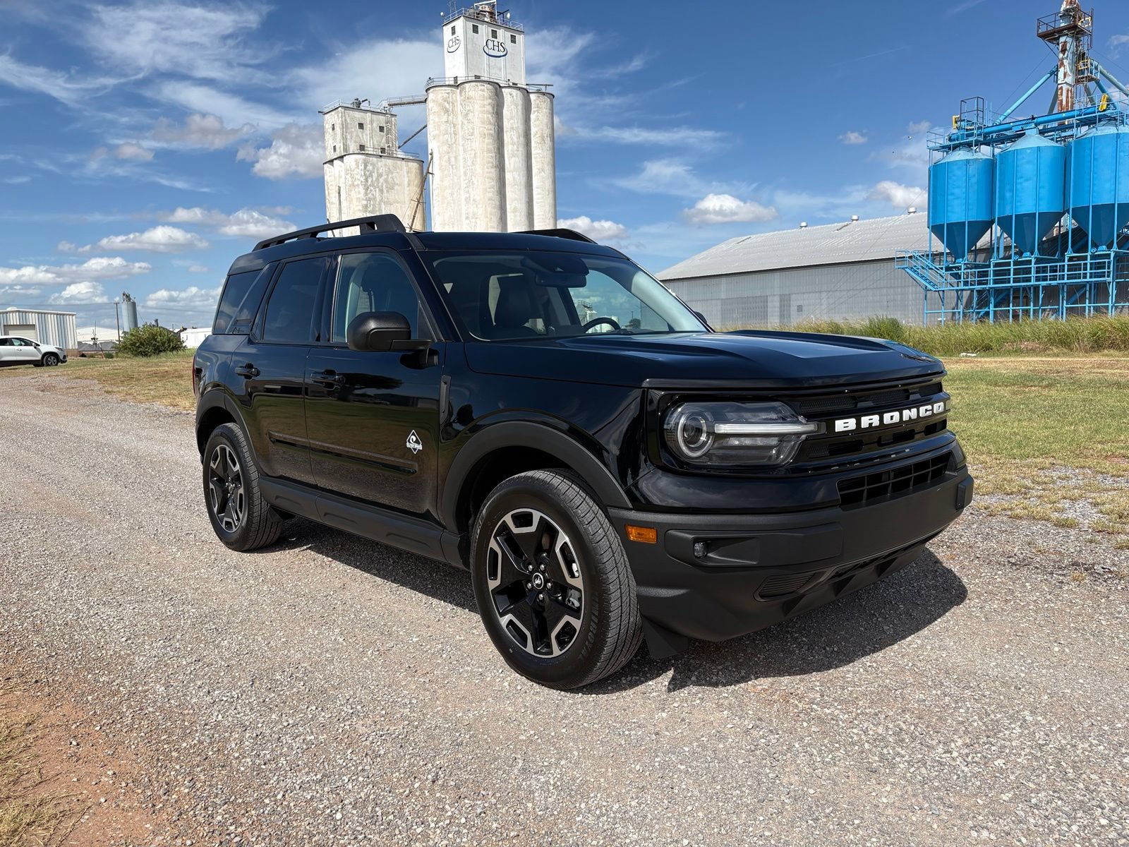 Used 2023 Ford Bronco Sport Outer Banks w/ Tech Package AWD/4WD image 2