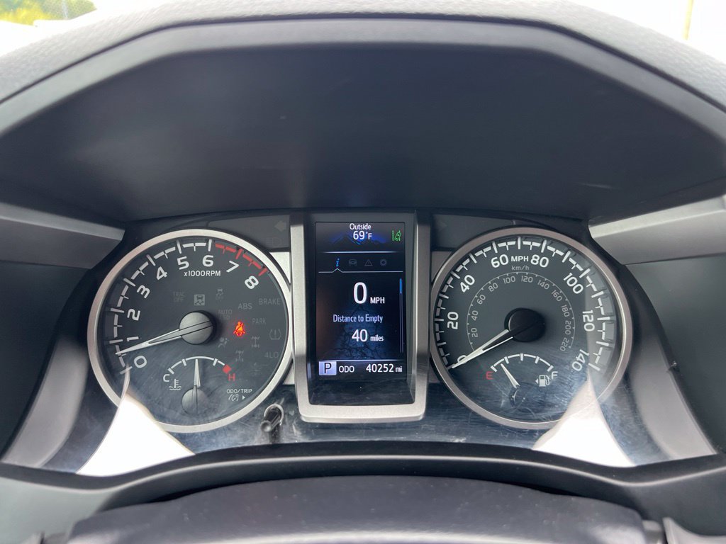 Used 2023 Toyota Tacoma SR5 AWD/4WD image 11