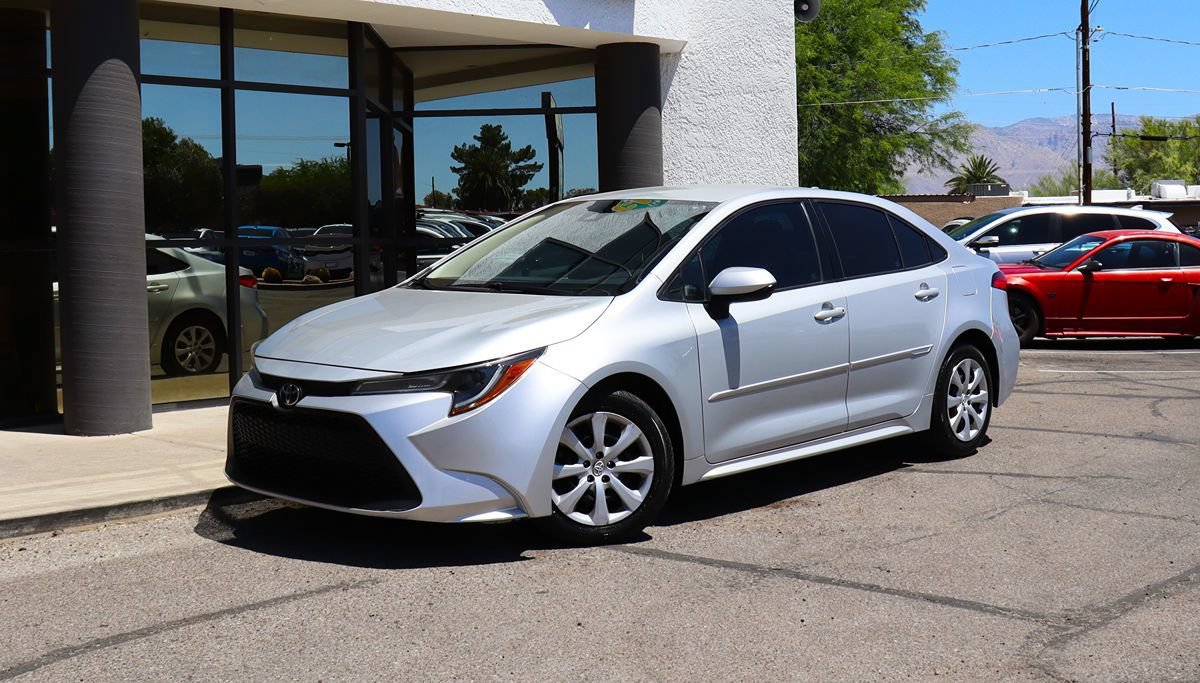 Used 2022 Toyota Corolla LE w/ Carpet Mat Package (TMS) FWD image 2