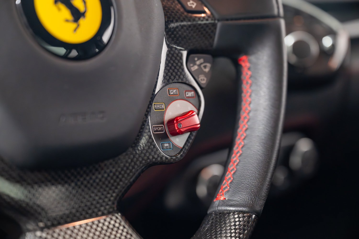 Used 2011 Ferrari 458 Italia Coupe RWD image 36