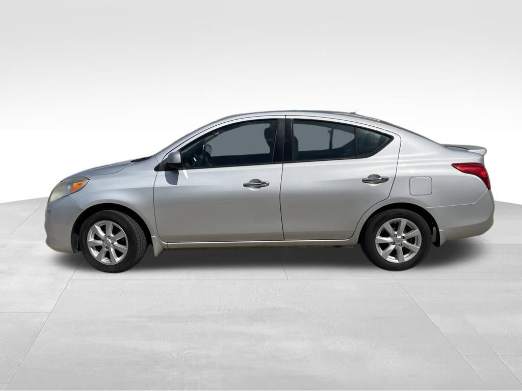 Used 2014 Nissan Versa SV w/ Convenience Package FWD image 8