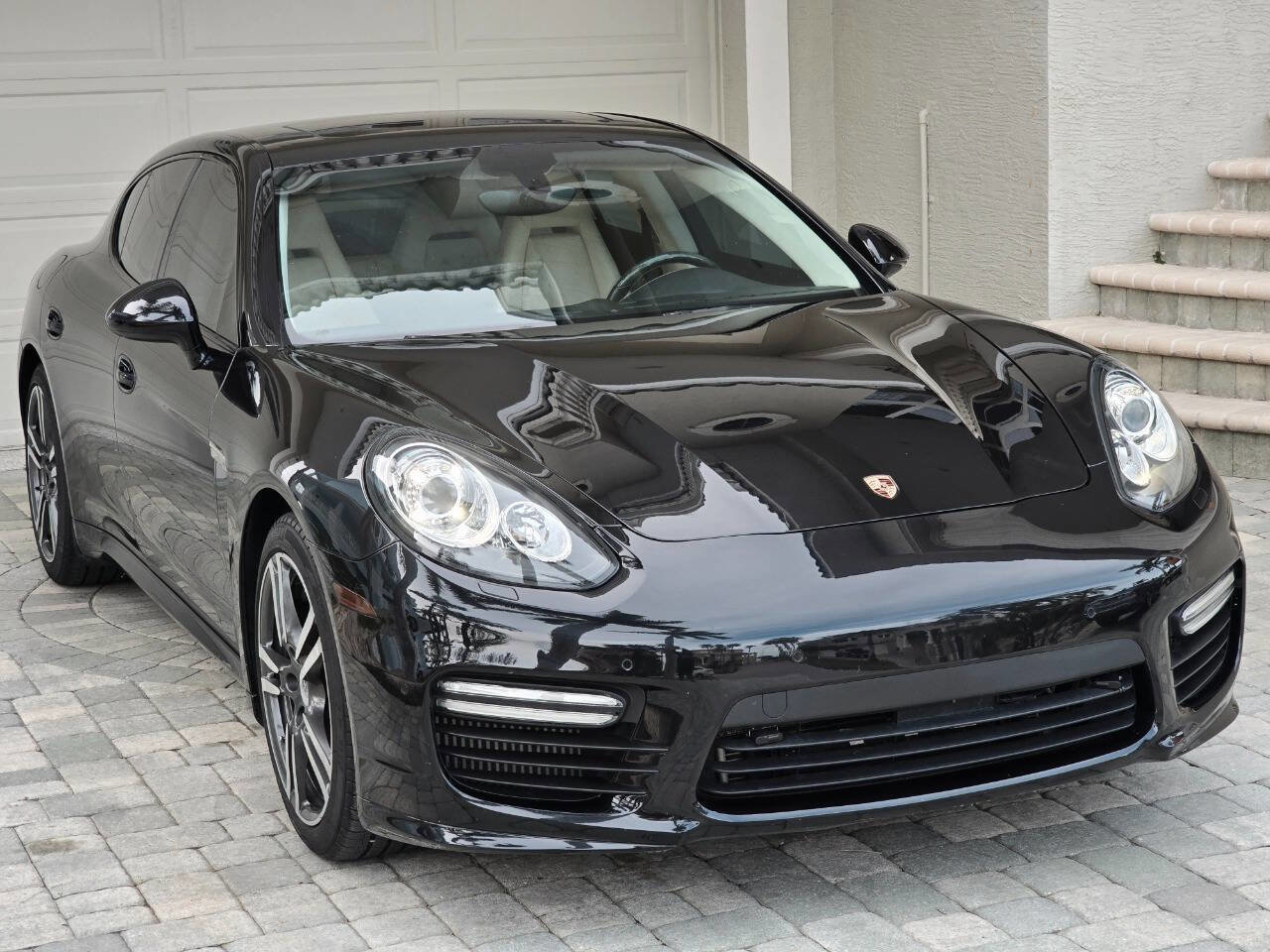 Used 2014 Porsche Panamera Turbo S w/ Exterior Package in Black image 27