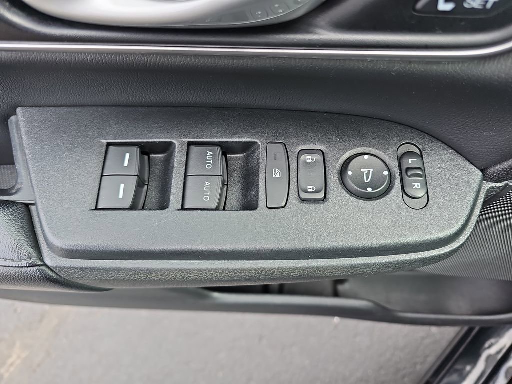 Used 2020 Honda CR-V EX-L image 25