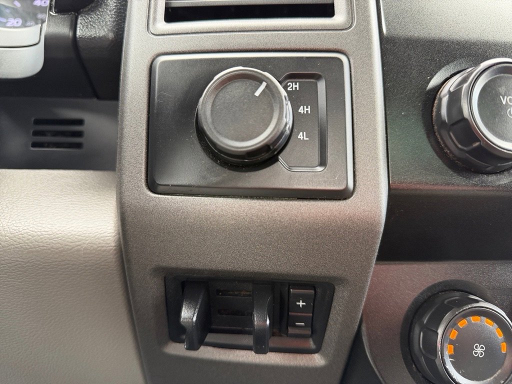 Used 2020 Ford F550 4x4 Regular Cab Super Duty image 19