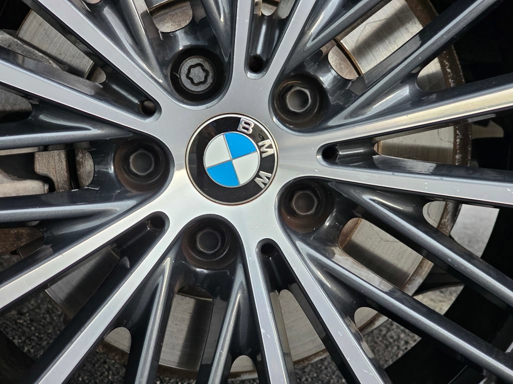 Used 2023 BMW 530i w/ Premium Package RWD image 11
