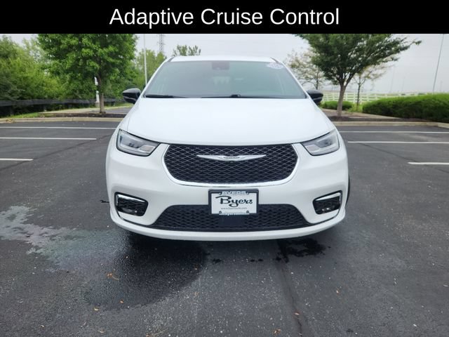 Used 2025 Chrysler Pacifica Select FWD image 2