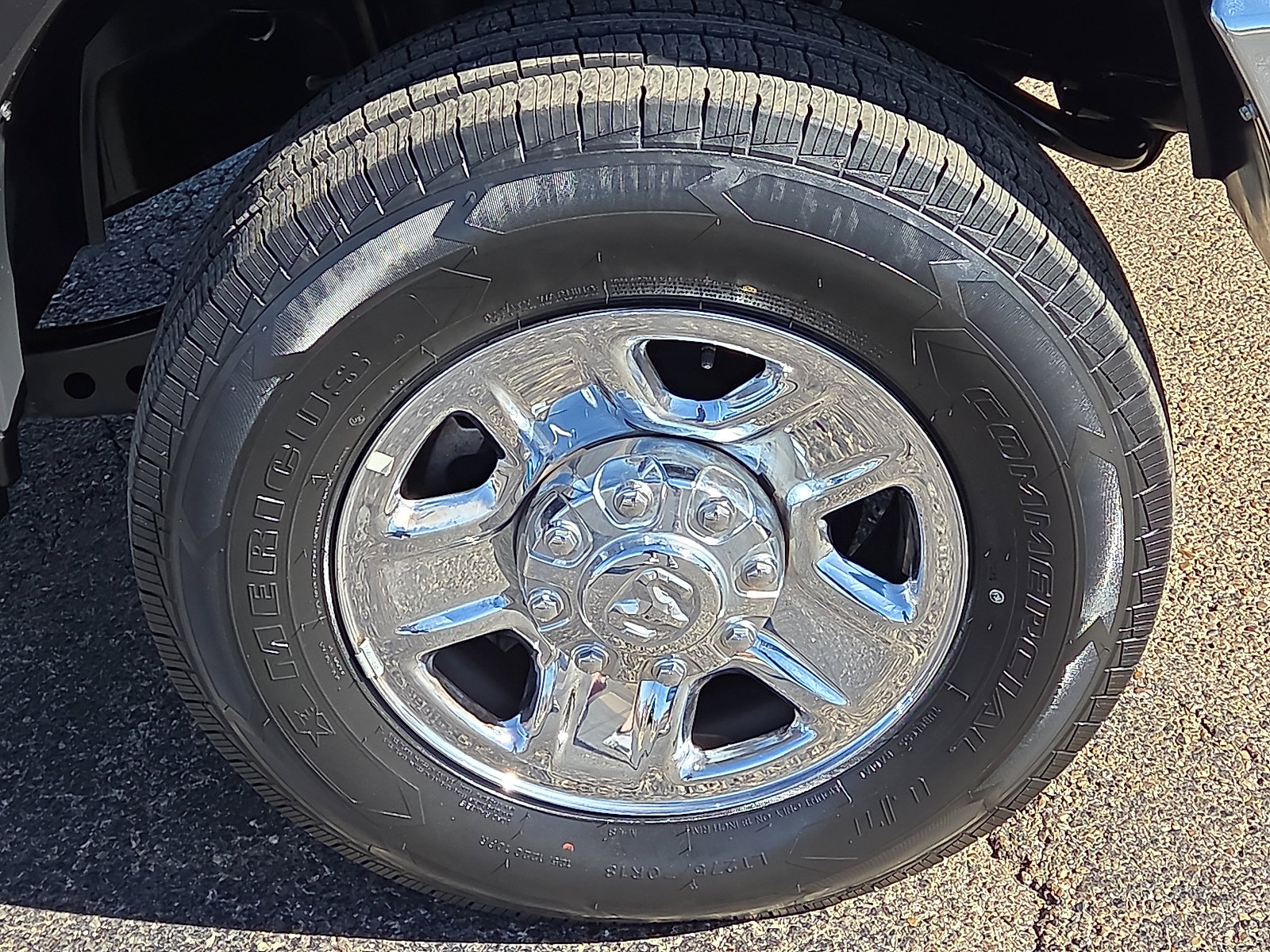 Used 2024 RAM 2500 Tradesman w/ Chrome Appearance Group image 7