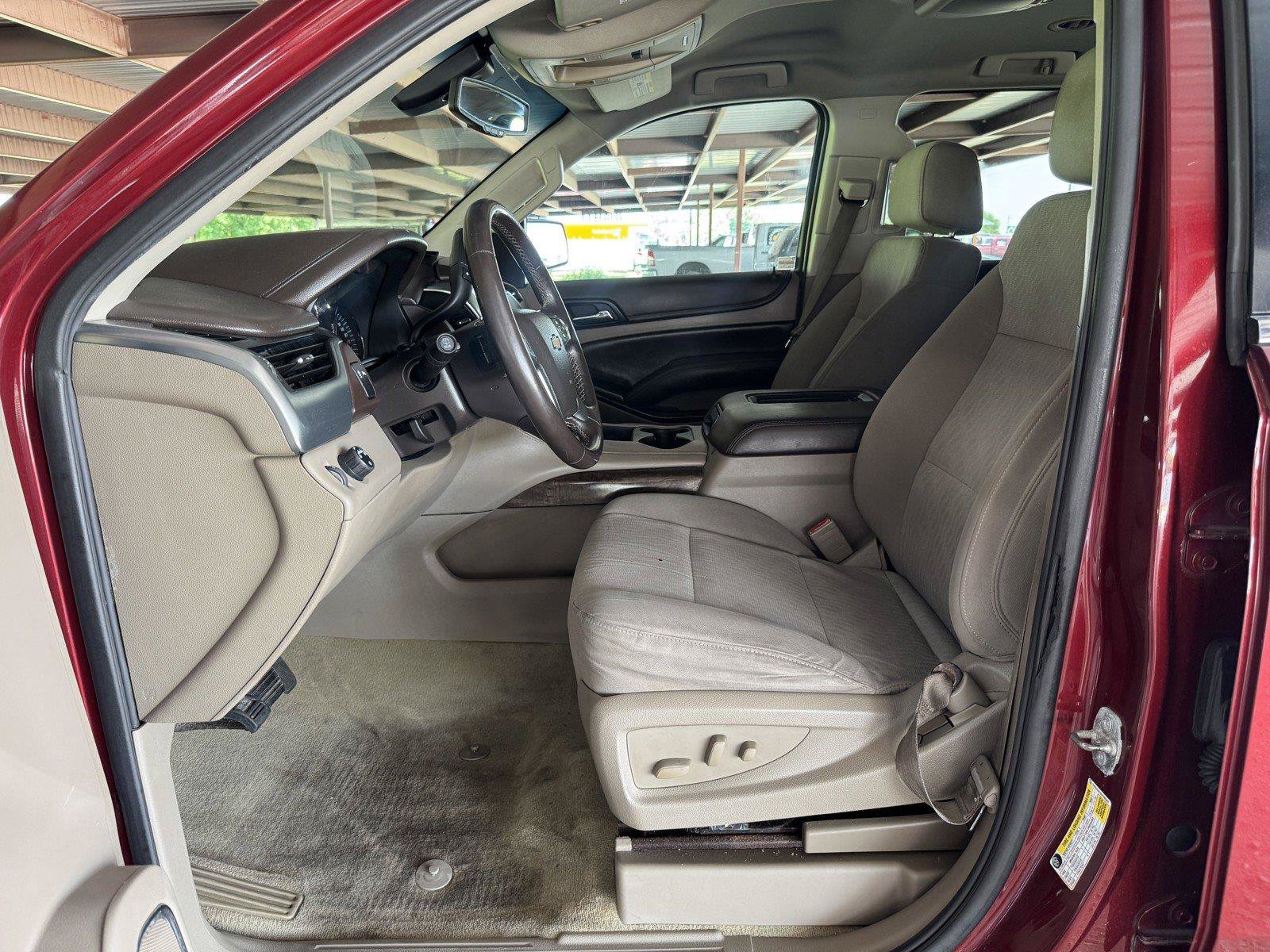Used 2016 Chevrolet Suburban LS RWD image 27