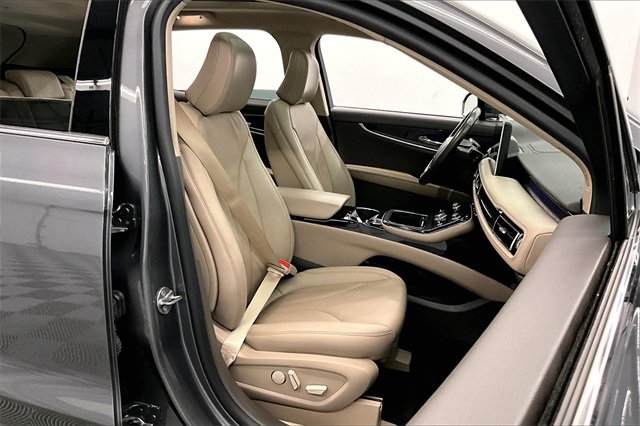 Used 2022 Lincoln Nautilus Reserve w/ Monochromatic Package image 7