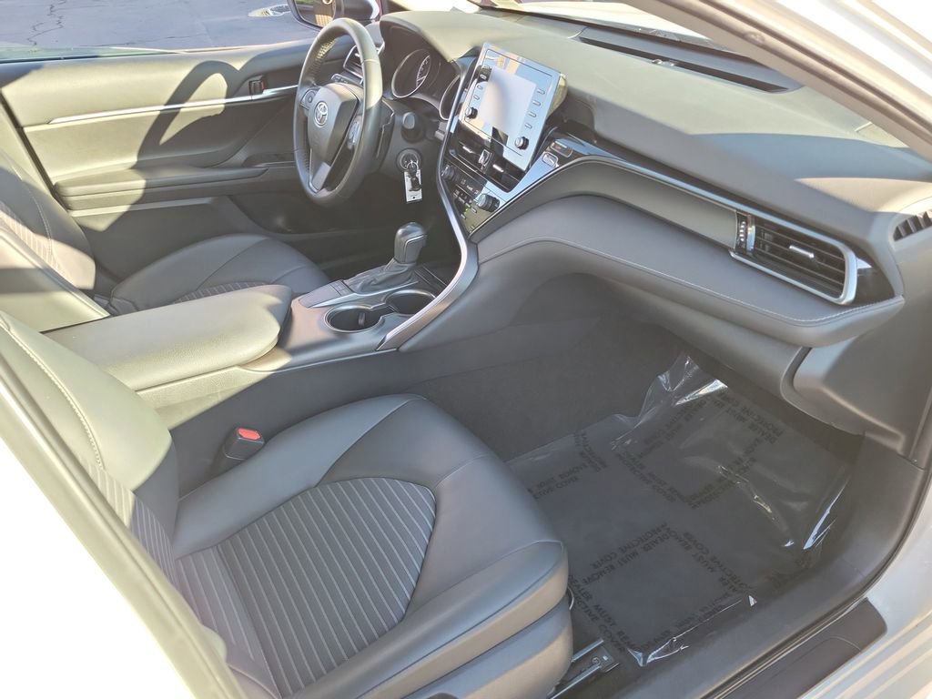 Used 2023 Toyota Camry SE image 16