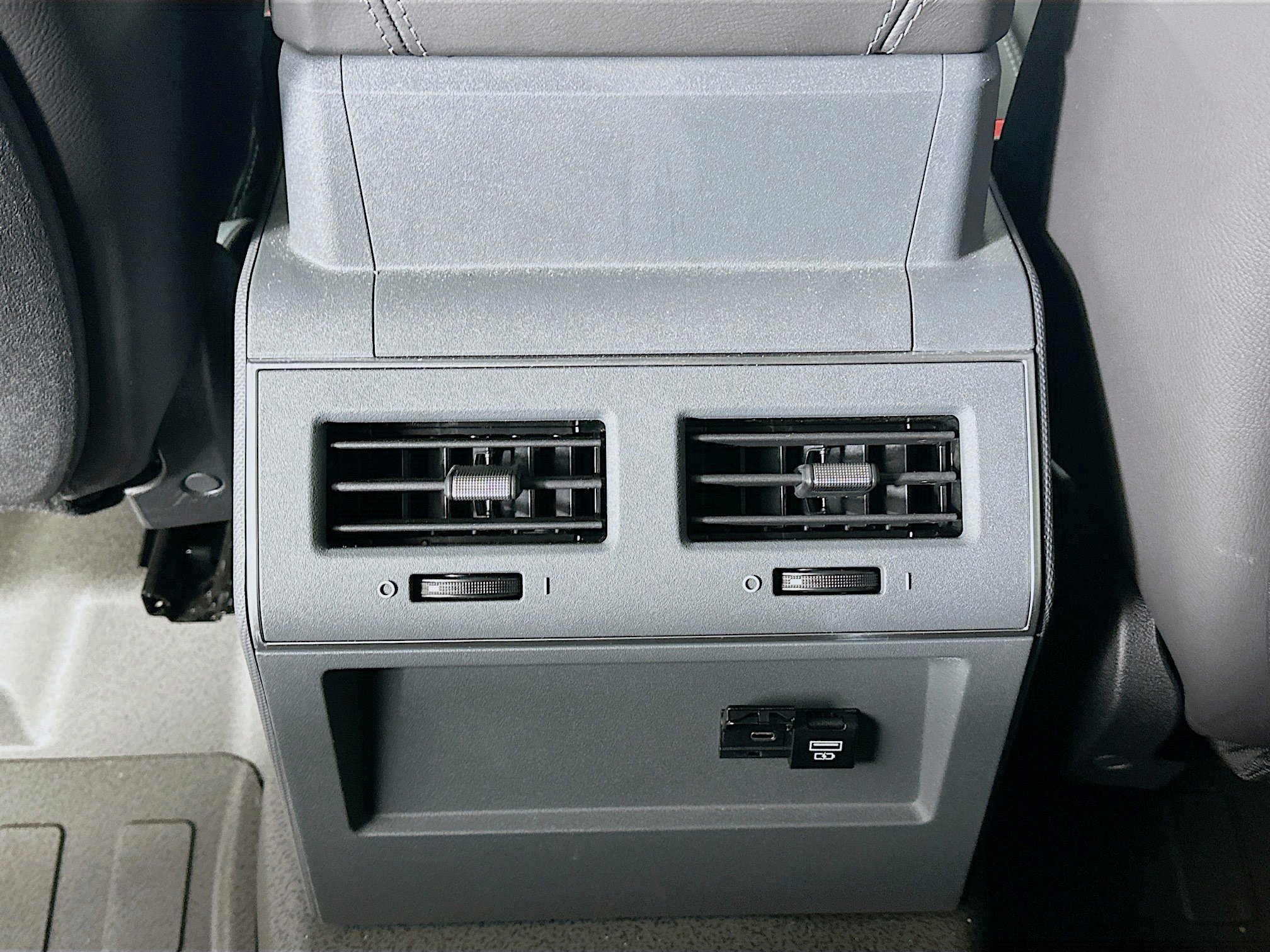 New 2024 INEOS Grenadier Fieldmaster Edition image 38