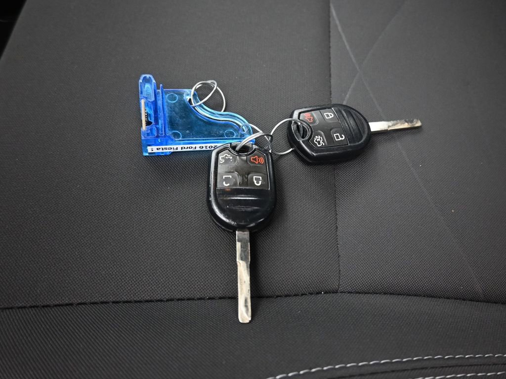Used 2016 Ford Fiesta SE image 41