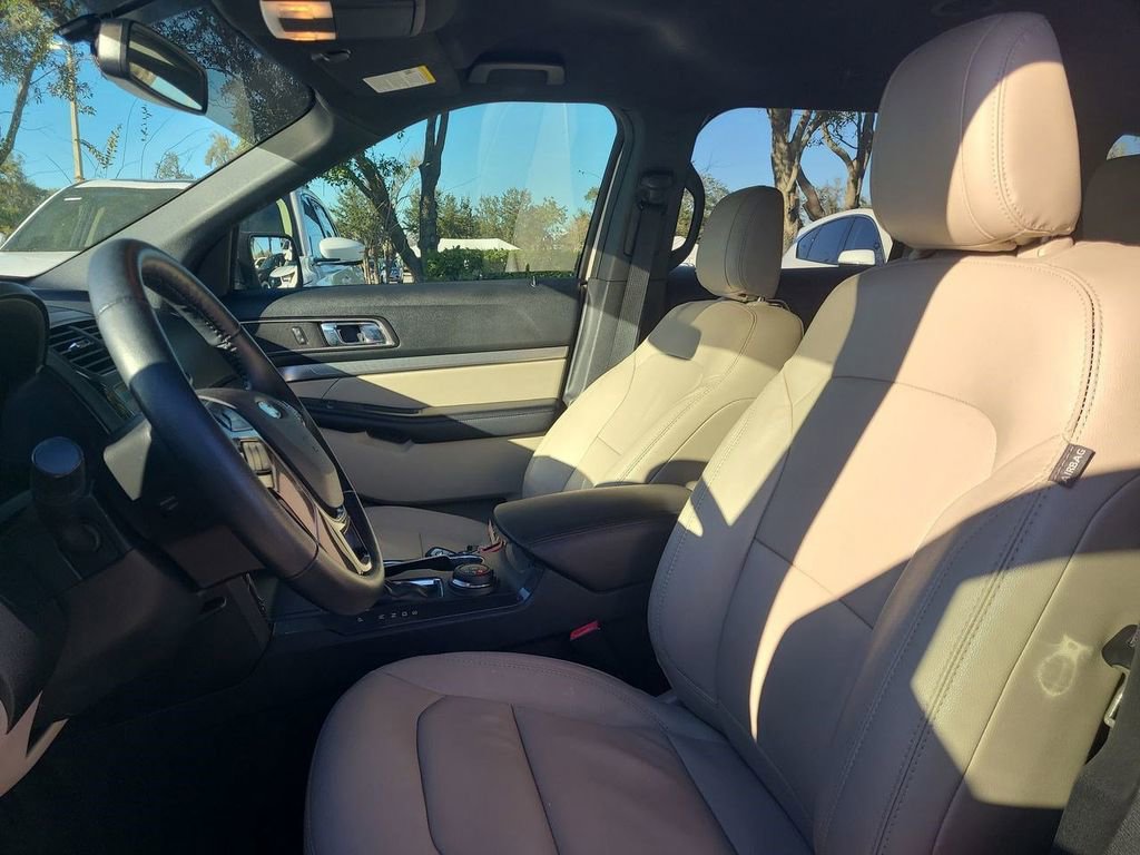 Used 2018 Ford Explorer XLT w/ Equipment Group 202A image 27