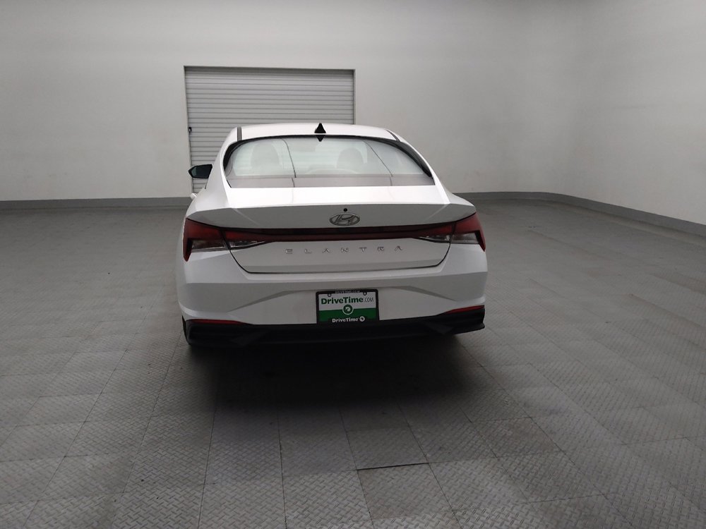 Used 2021 Hyundai Elantra SE image 6