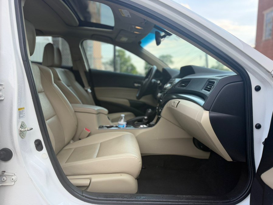 Used 2013 Acura ILX w/ Technology Package FWD image 13