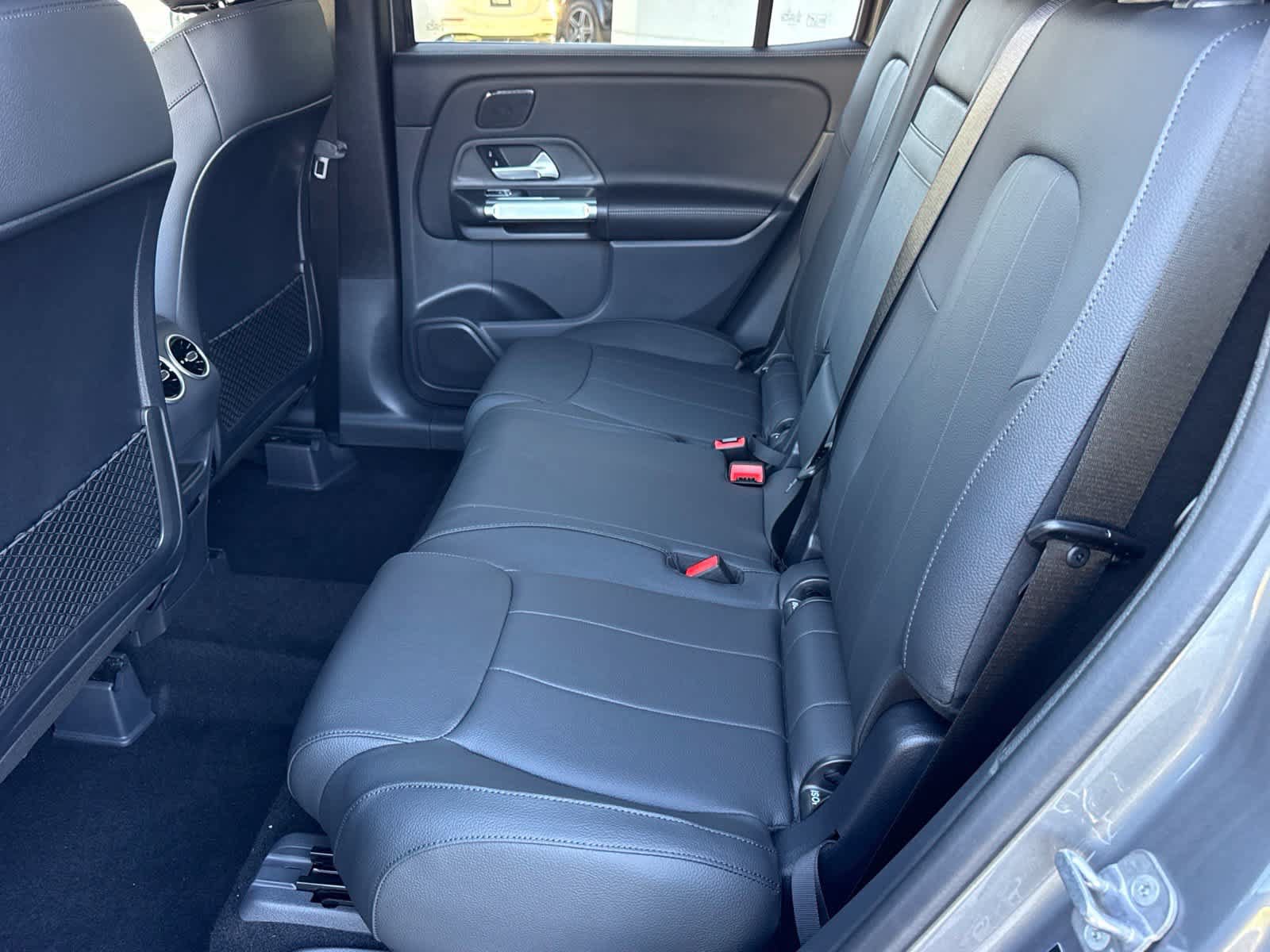 New 2026 Mercedes-Benz GLB 250 4MATIC image 30