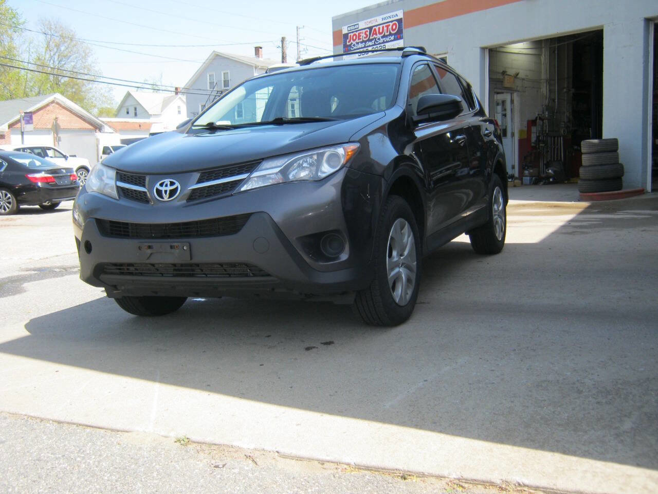 Used 2015 Toyota RAV4 LE image 2