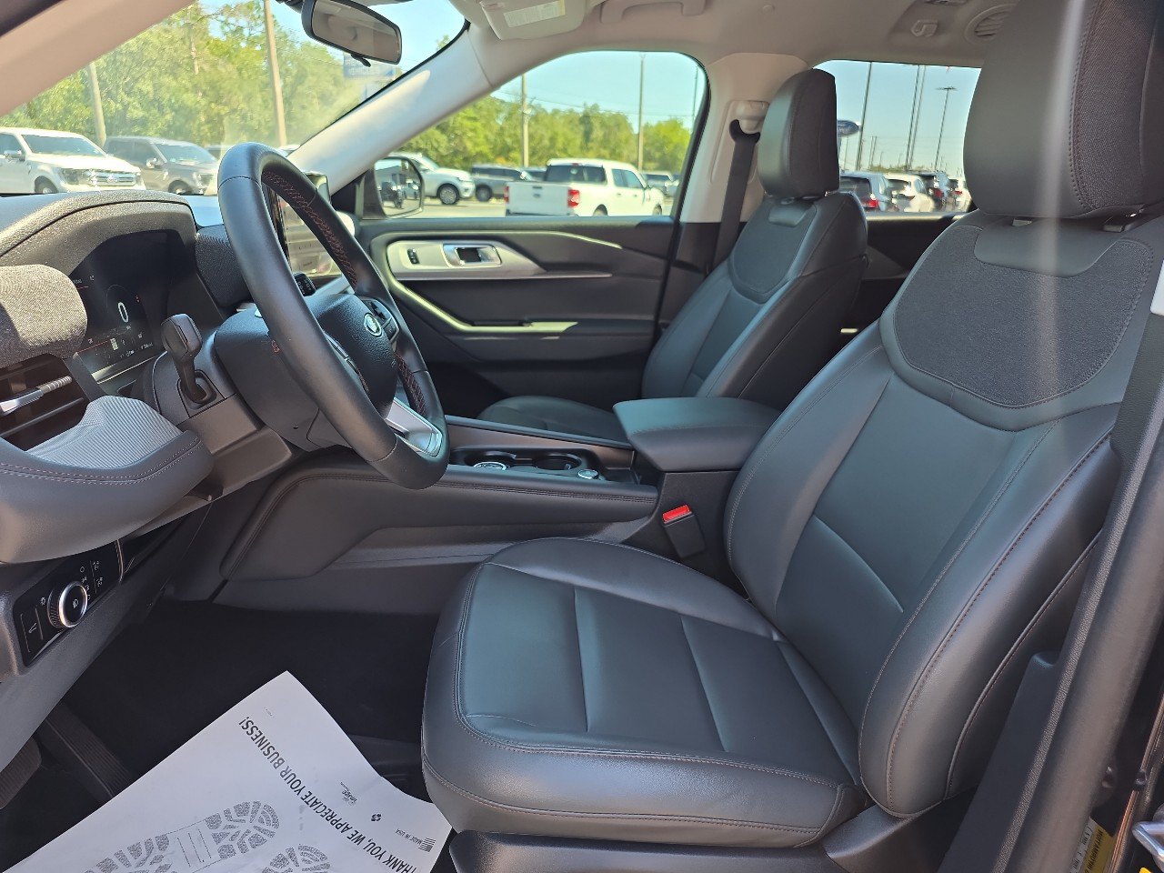 Used 2025 Ford Explorer Active w/ Active Comfort Package RWD image 6