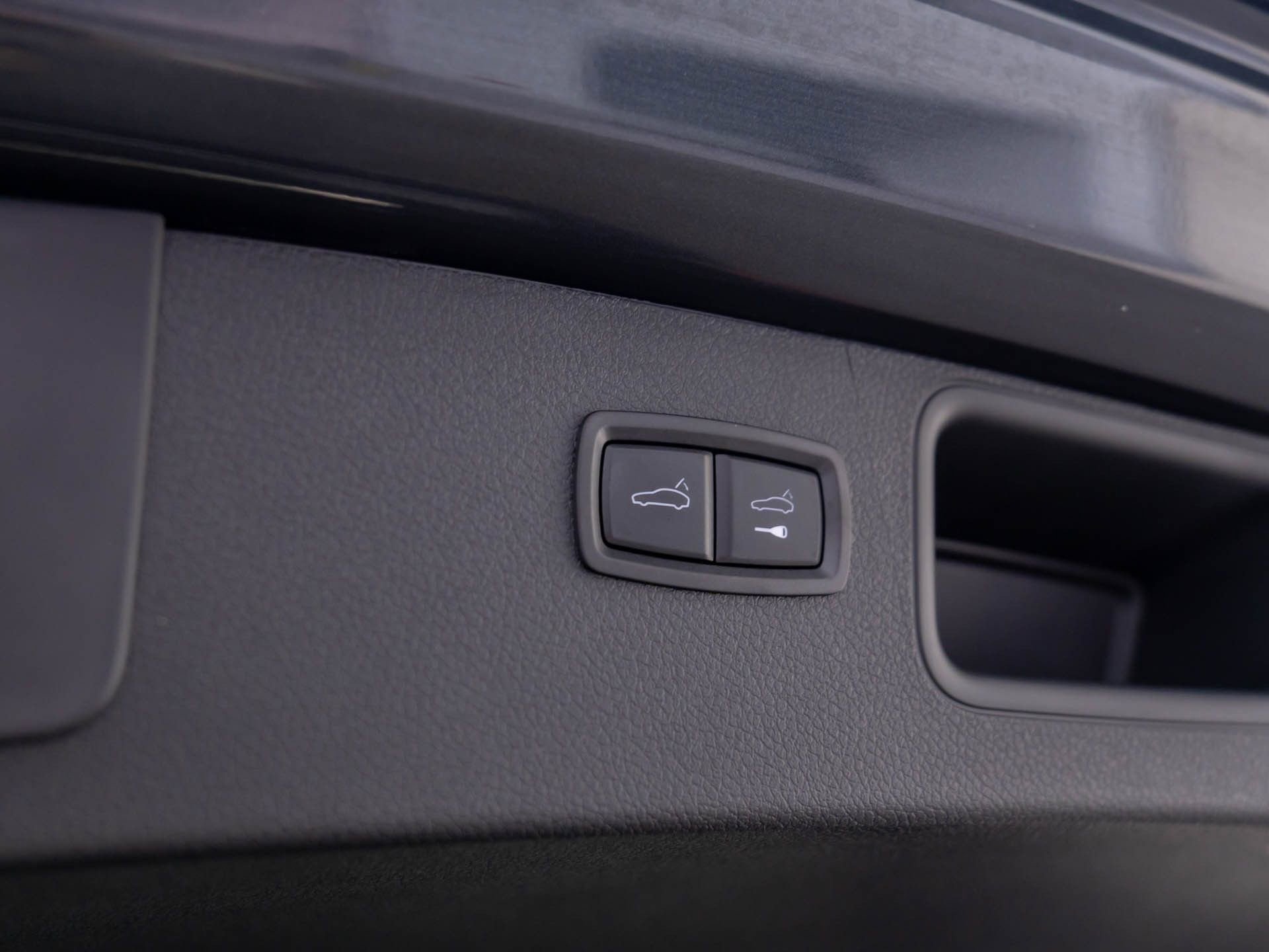 Certified 2025 Porsche Macan image 31