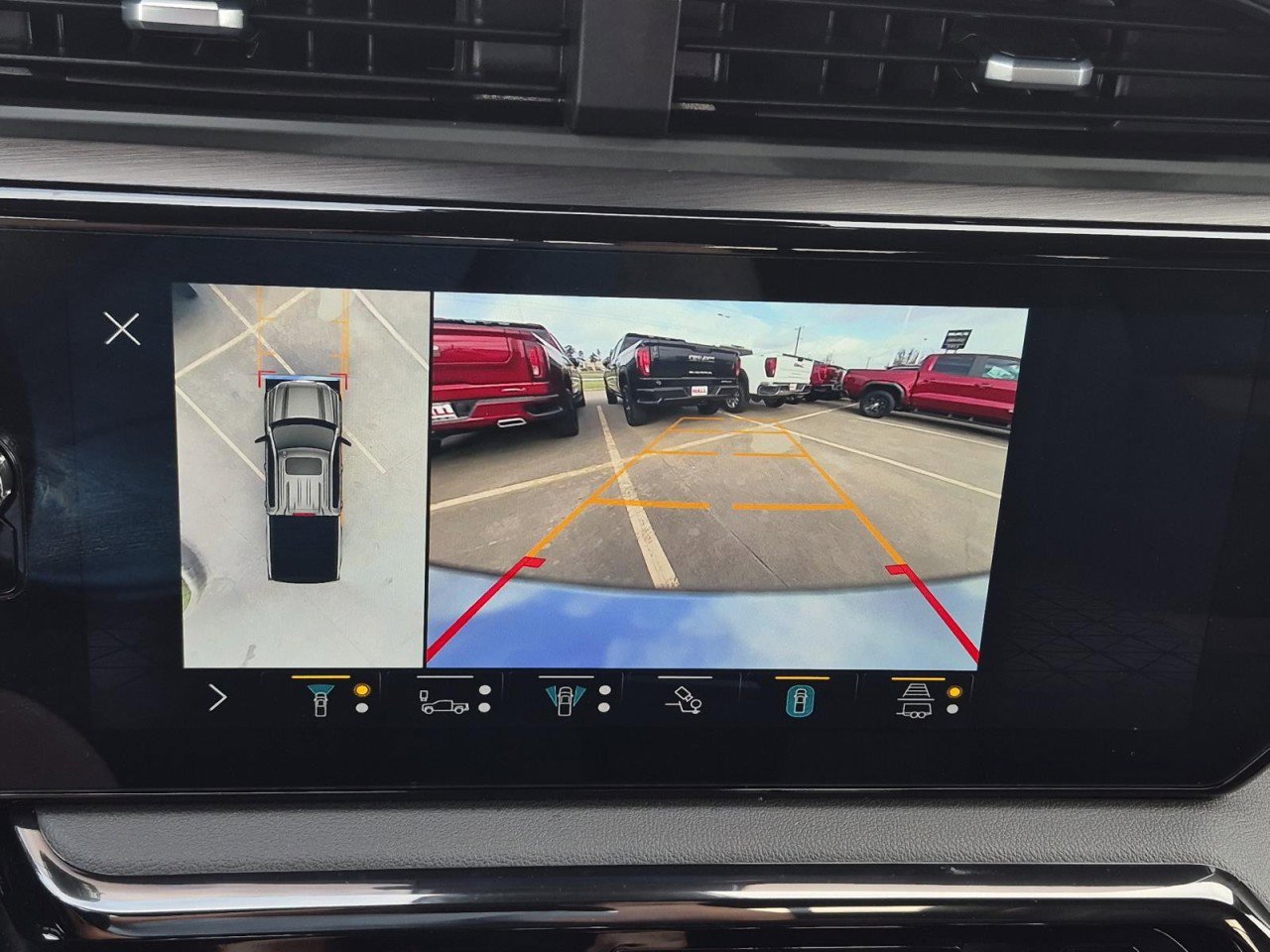 Certified 2022 GMC Sierra 1500 AT4 w/ AT4 Premium Package image 29