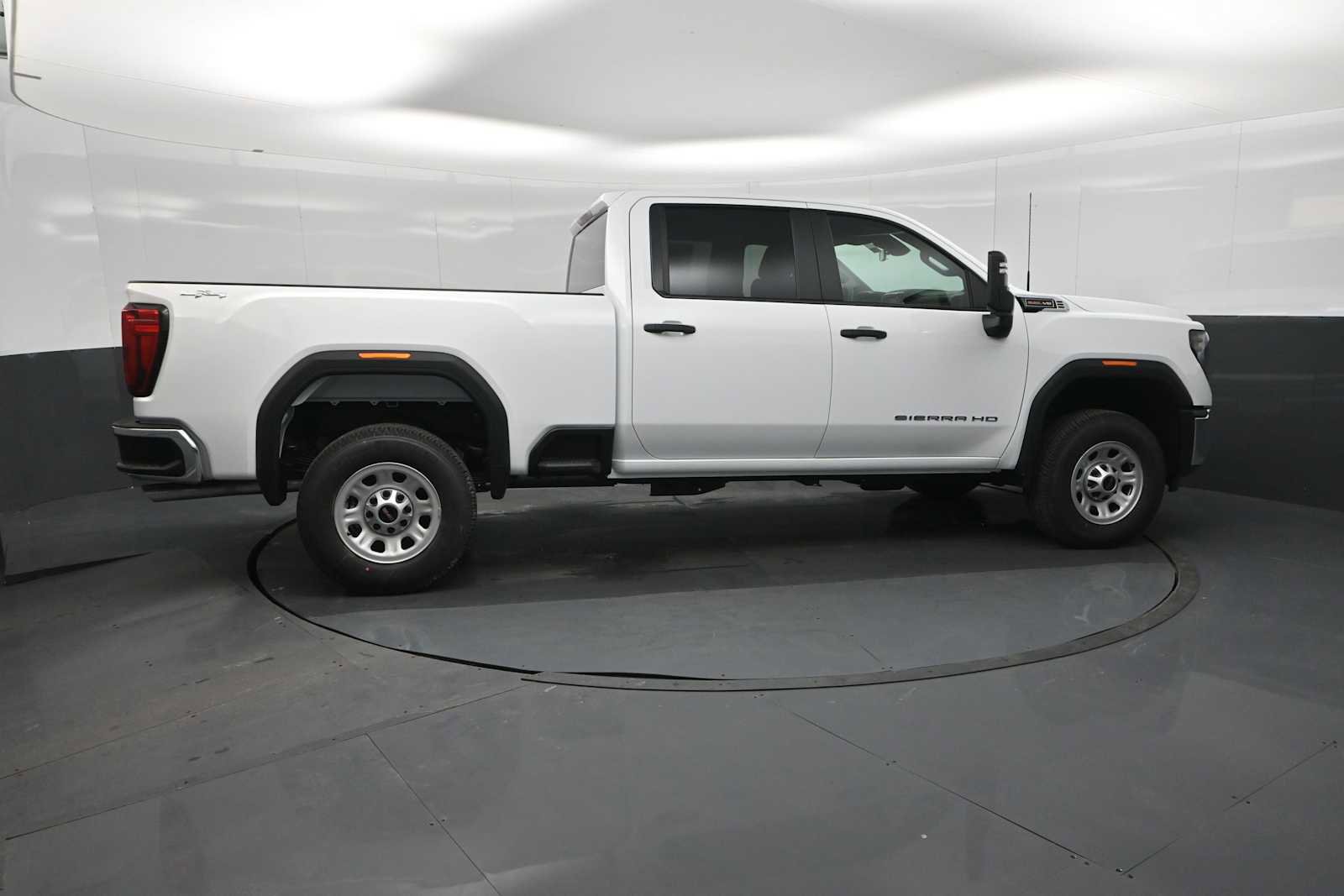 New 2026 GMC Sierra 2500 Pro w/ Convenience Package AWD/4WD image 9