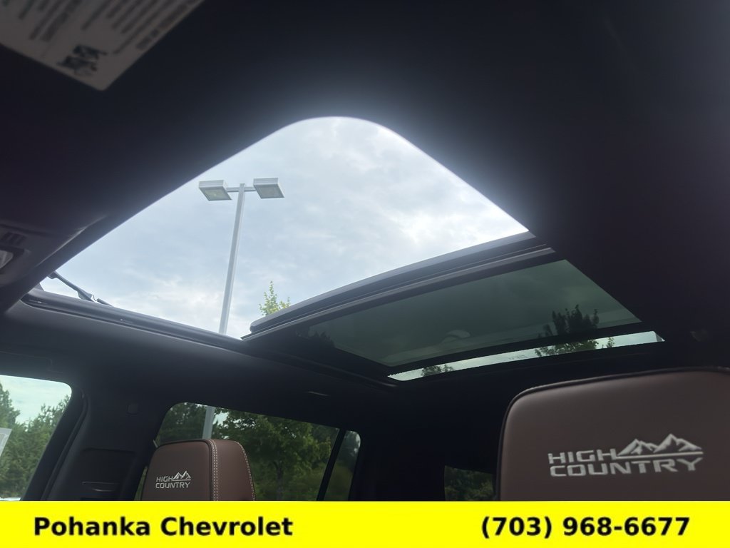 New 2026 Chevrolet Suburban High Country AWD/4WD image 21