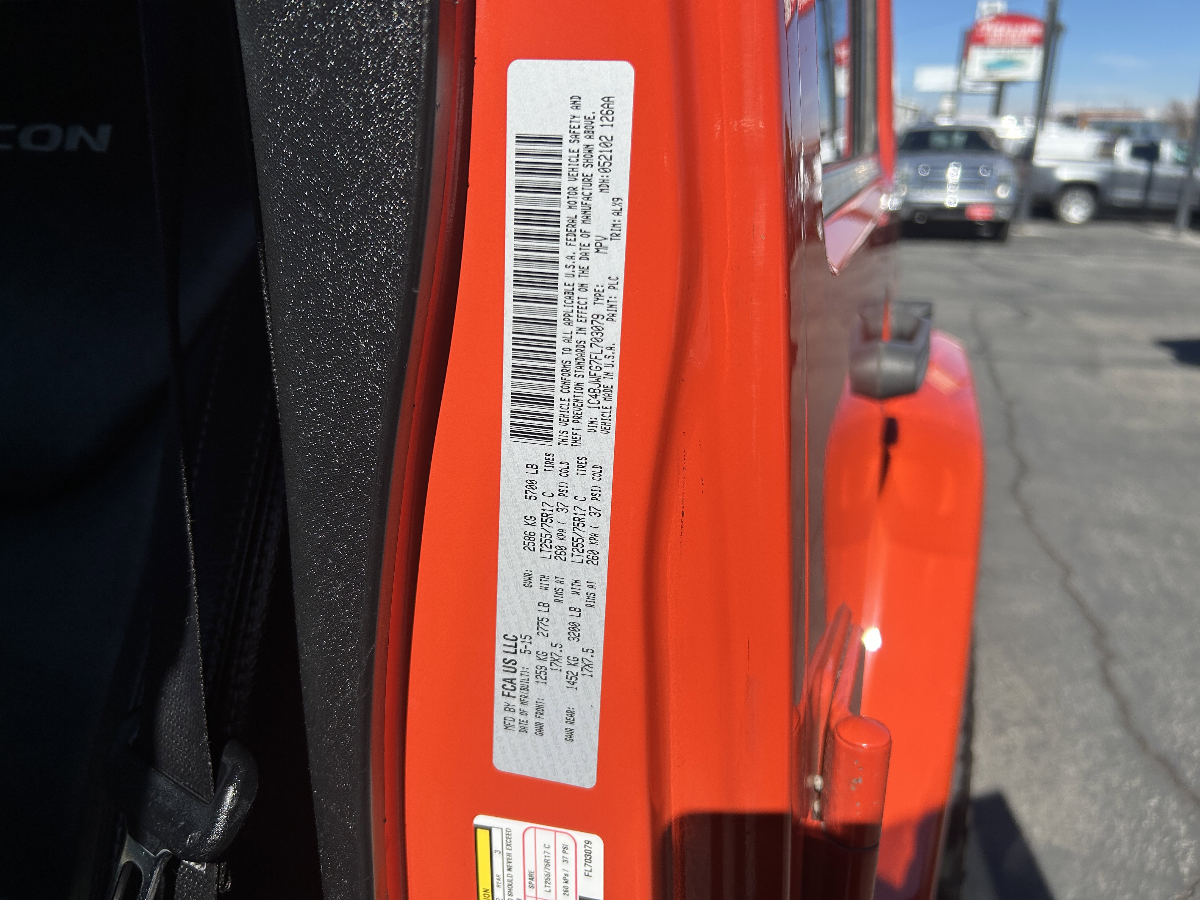 Used 2015 Jeep Wrangler Unlimited Rubicon w/ Connectivity Group image 18