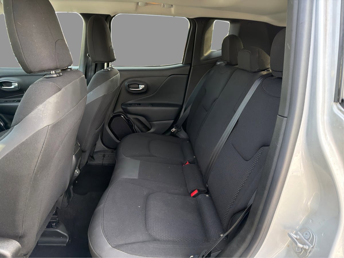 Used 2018 Jeep Renegade Altitude AWD/4WD image 24