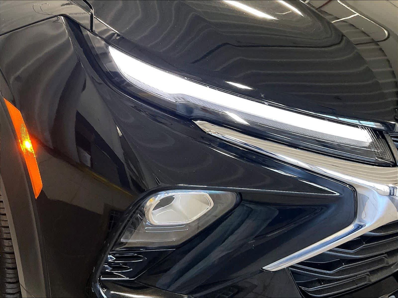 Used 2025 Chevrolet TrailBlazer LT AWD/4WD image 31