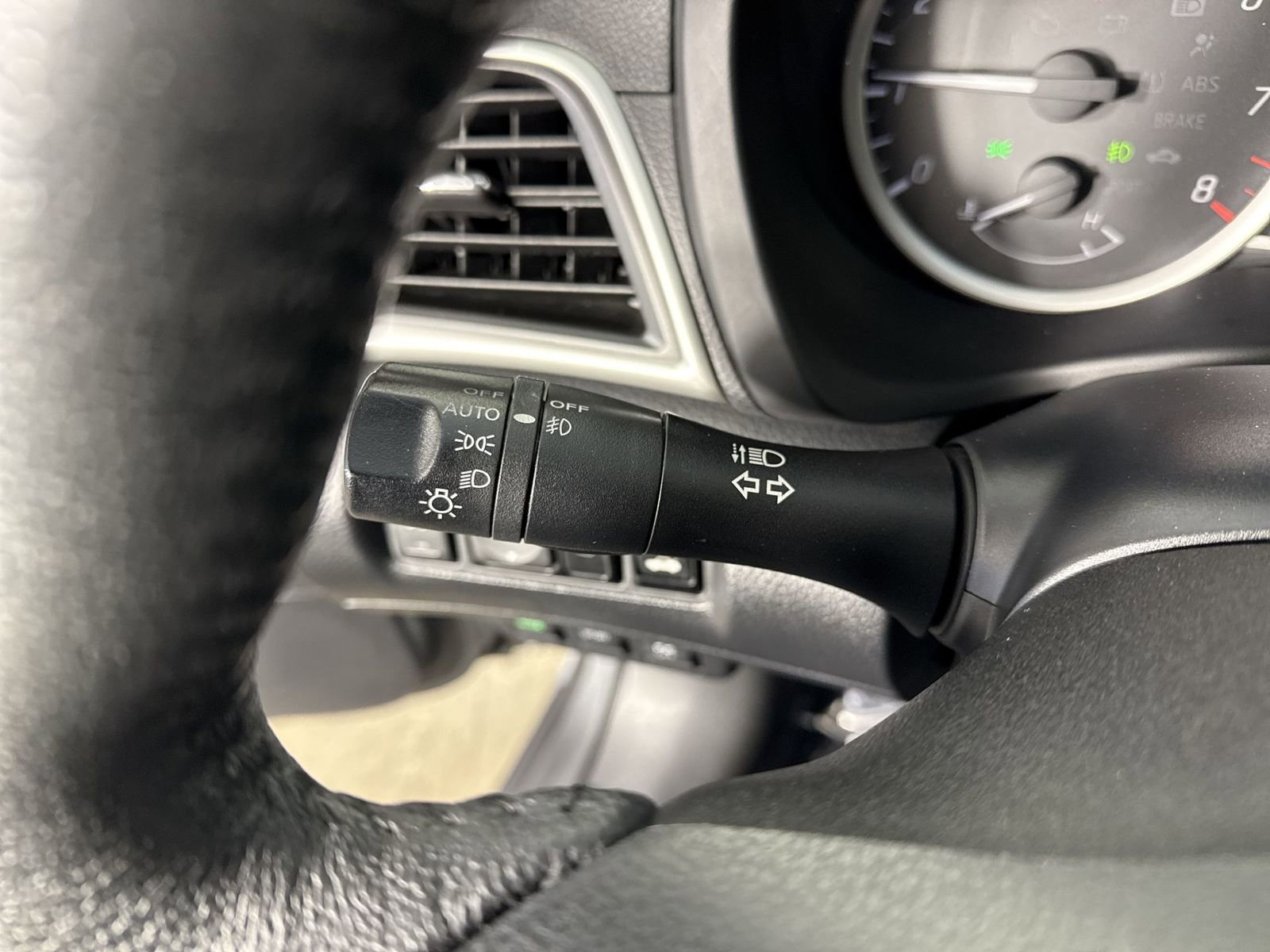 Used 2017 Nissan Sentra SR w/ SR Midnight Edition image 15