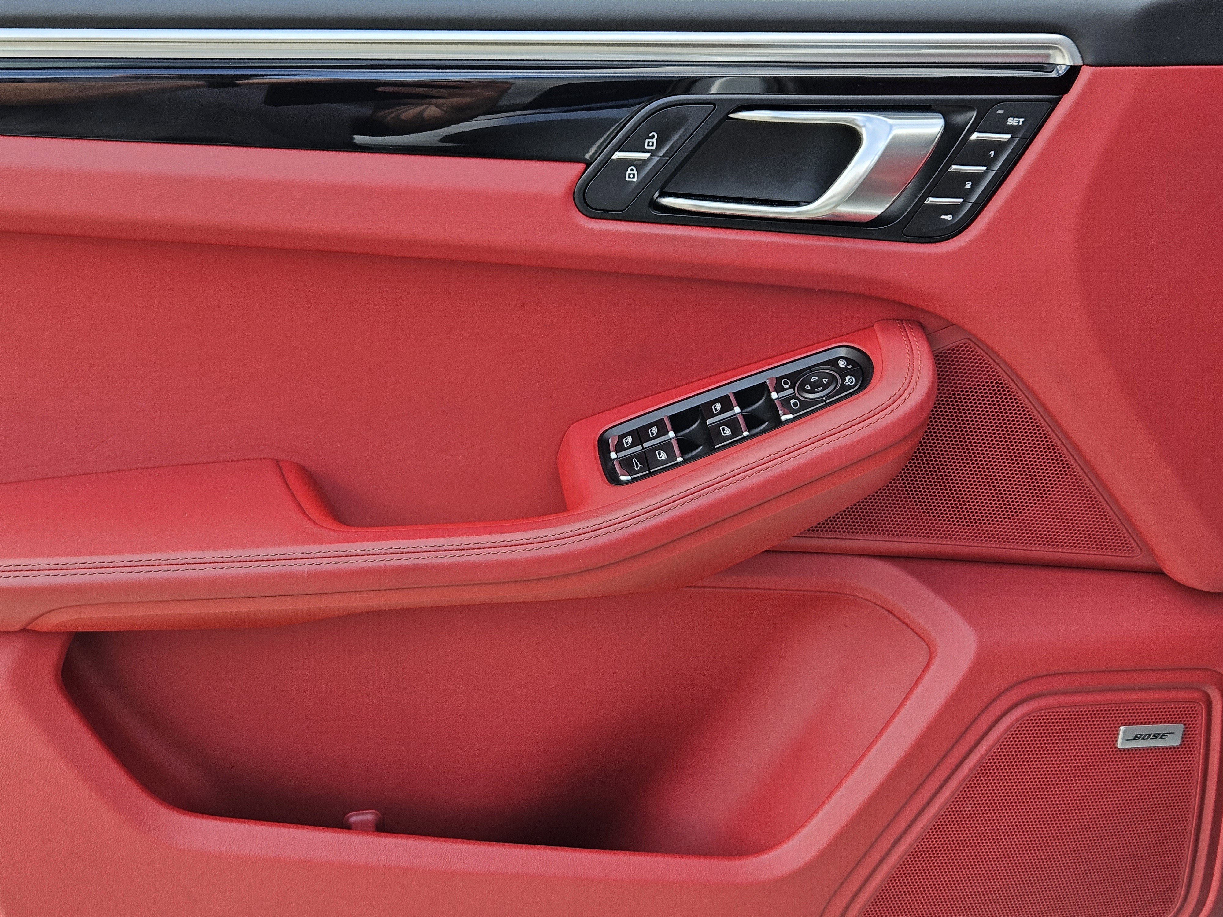 Used 2021 Porsche Macan Turbo image 22