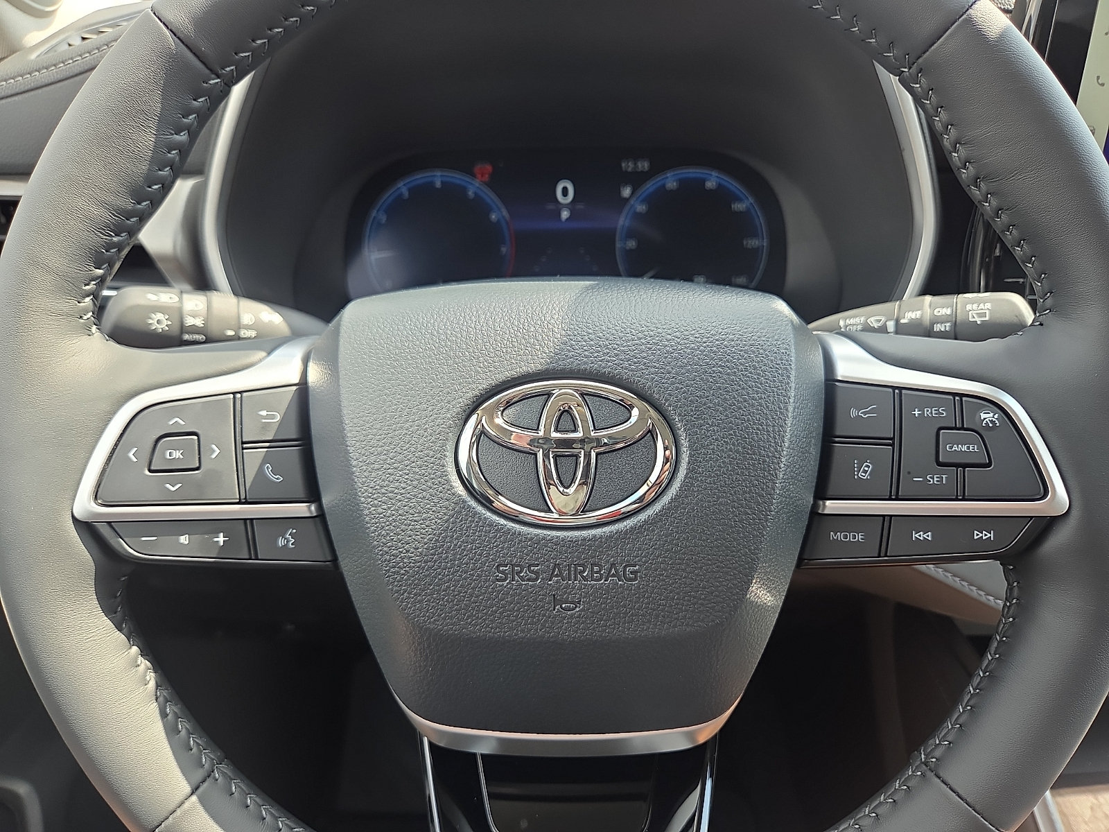 New 2026 Toyota Highlander Limited AWD/4WD image 14