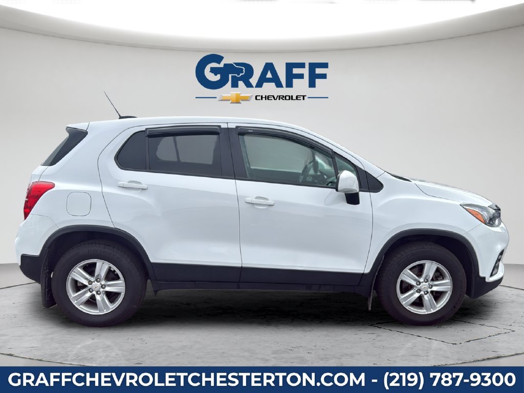 Used 2021 Chevrolet Trax LS w/ Tint and Cruise Package AWD/4WD image 9