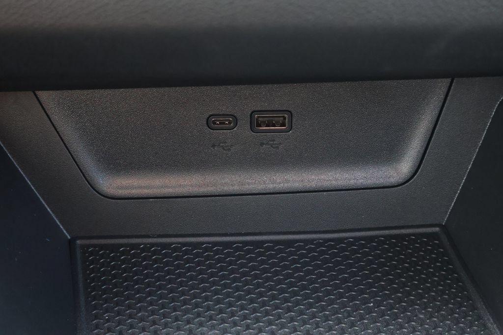 New 2027 Chevrolet Equinox LT w/ Midnight Edition FWD image 31