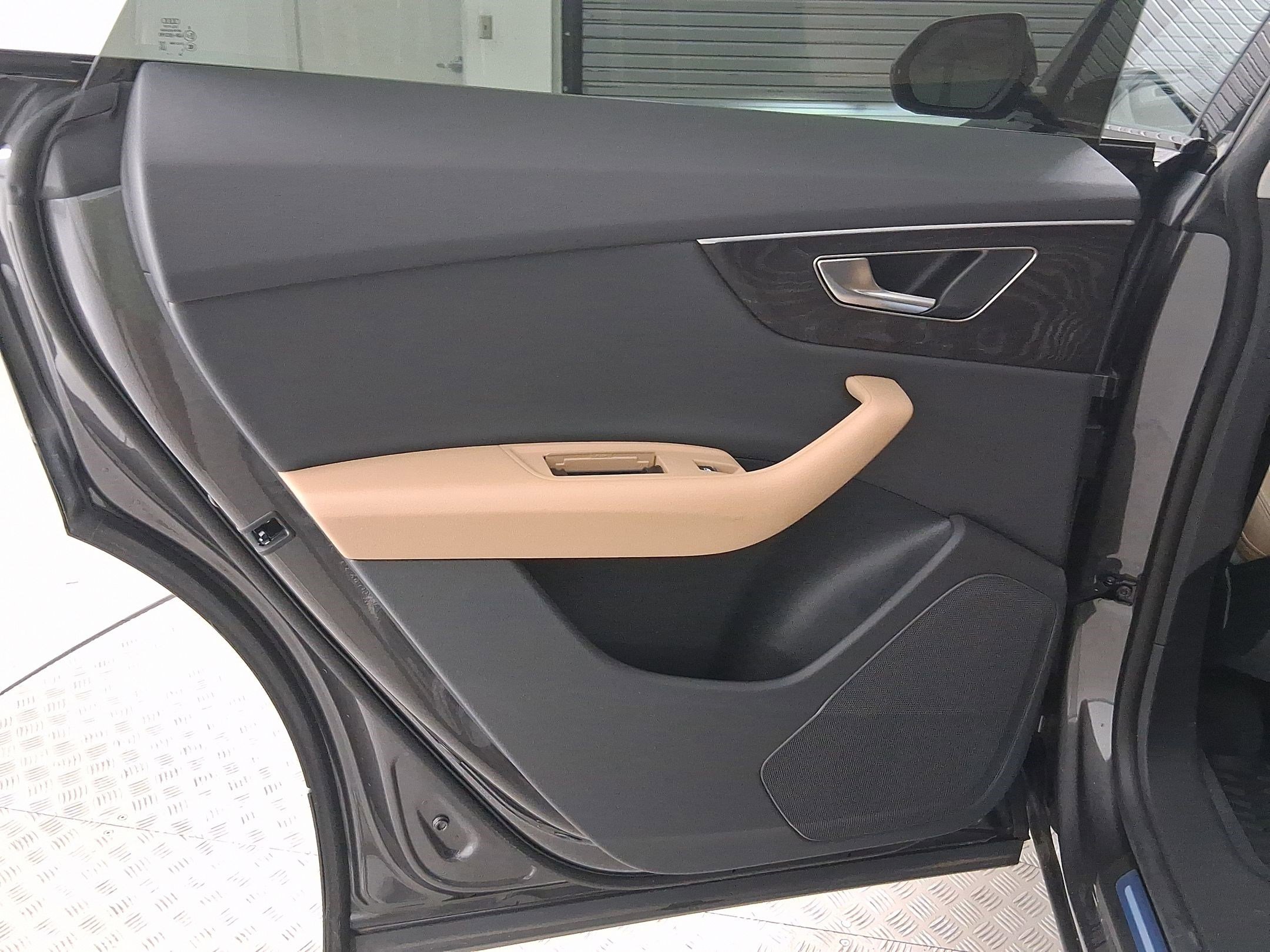 New 2025 Audi Q8 Premium image 27