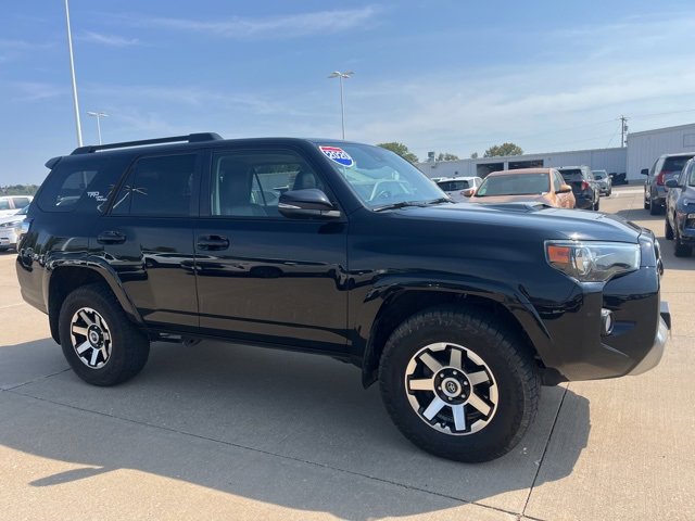 Used 2020 Toyota 4Runner TRD Off-Road Premium image 2