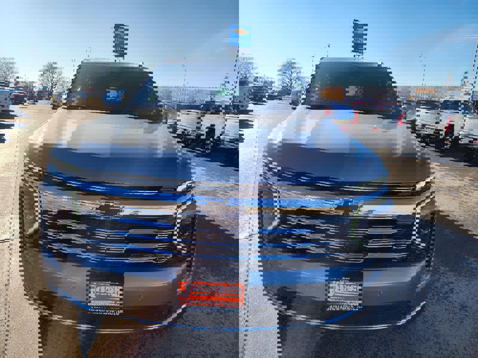 New 2026 Chevrolet Suburban Premier image 2