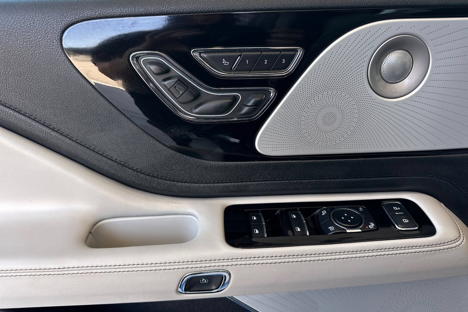 New 2026 Lincoln Aviator Reserve AWD/4WD image 10