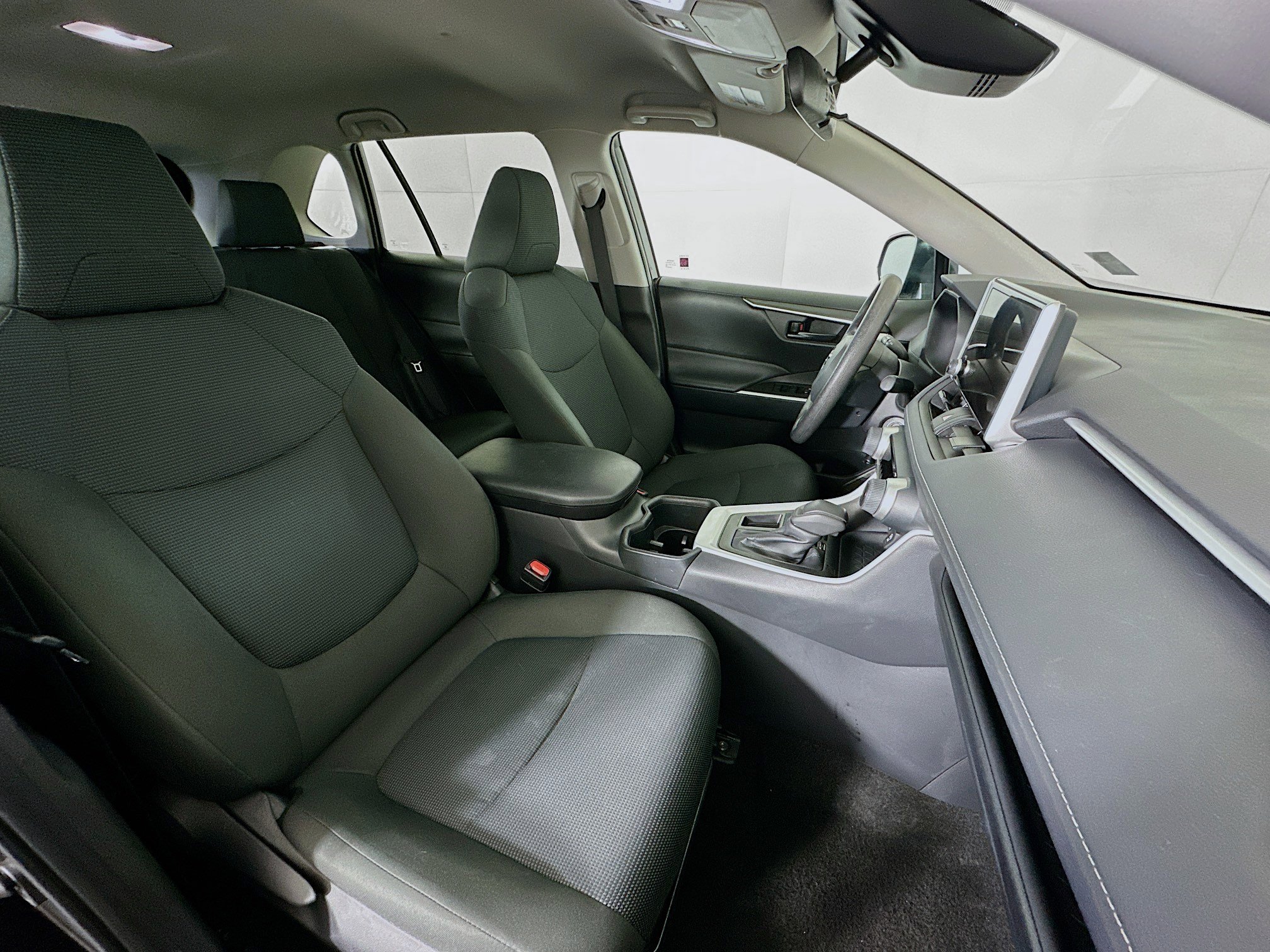 Used 2025 Toyota RAV4 LE image 30